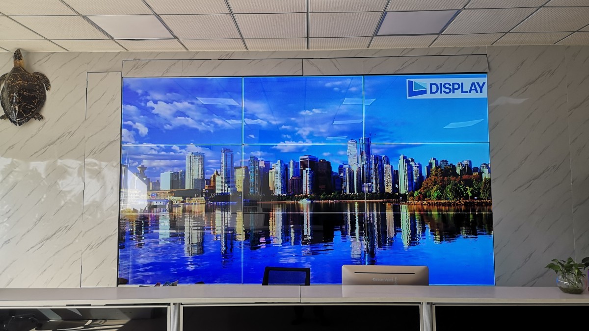 LDisplay-0mm-bezel-video-wall-reception-2-web-widescreen LamasaTech Seamless Video Wall