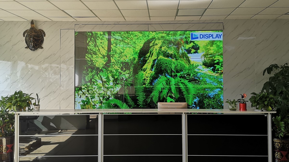 LDisplay-0mm-bezel-video-wall-recepton-3-web-widescreen LamasaTech Seamless Video Wall