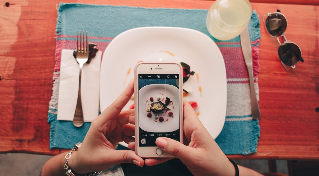 pexels-photo-744780 types of technology used in restaurants