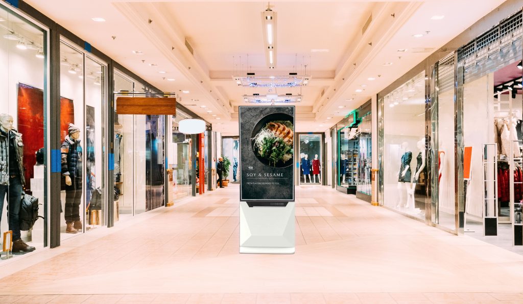 digital signage kiosk in shopping centre